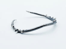 Load image into Gallery viewer, Serpents Pearl Cuff