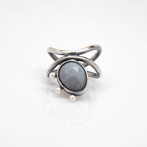 Diatom Ring - Size 7 - Oxidized Sterling Silver, Pastel Grey Sapphire - TIN HAUS